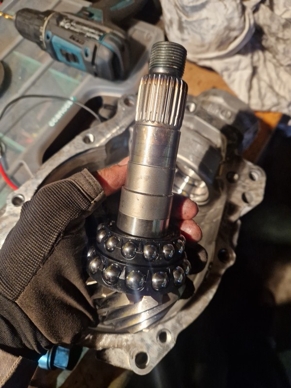 REMPLACEMENT ROULEMENT DE PONT AVANT BMW