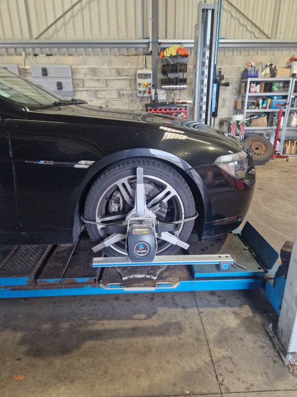 GEOMETRIE BMW SAUCATS